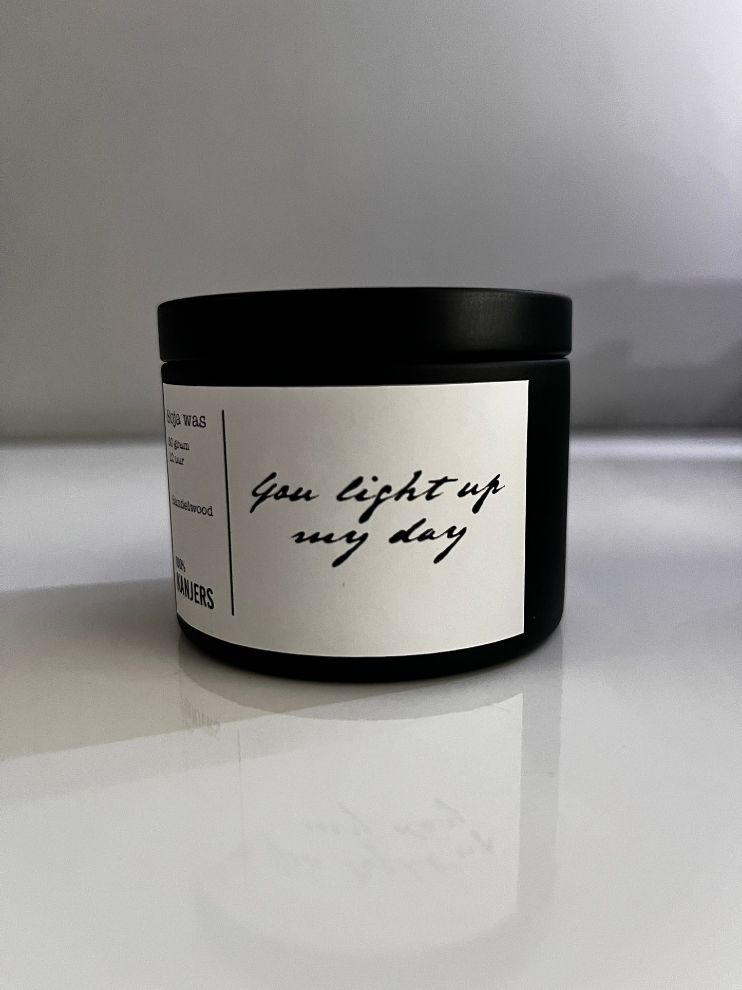 Heerlijke geurkaars gemaakt van 100% Sojawas in blik. "You light up my day"